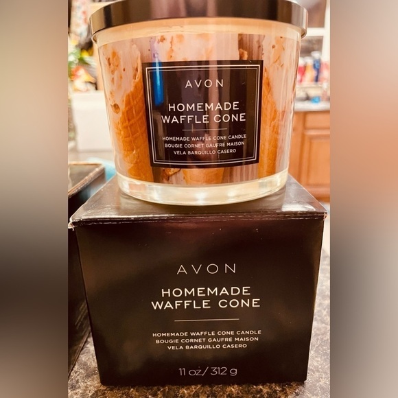 😴 AVON CANDLES Retired RARE Limited Edition 3 Varieties Coconut~ Waffle ~ Violet - Picture 5 of 7
